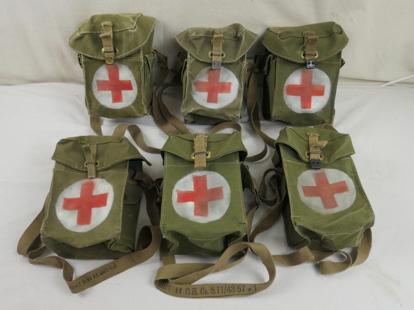 WK2 British Red Cross bag with carrying strap paramedic - british first aid bag