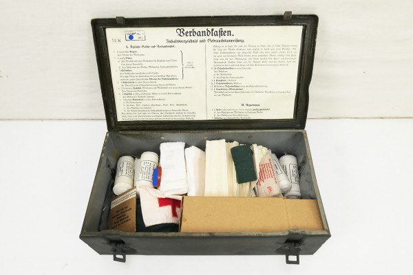 #F Wehrmacht Original KFZ first aid box Red Cross box First aid box with contents First aid kit