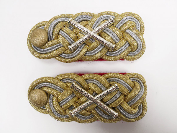 Wehrmacht epaulettes GFM Generalfeldmarschall epaulettes pair with overlays / screw button