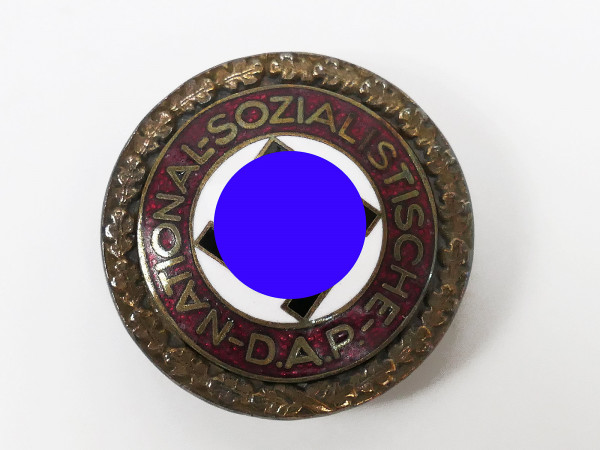 Single piece ANTIKES Golden badge of honor party badge of the NSDAP party on pin