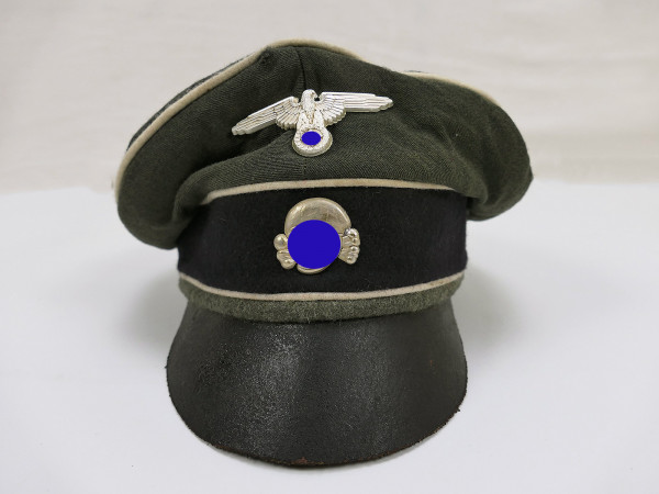 Waffen SS VT peaked cap Crusher Cap Doppia Faccia field gray size 59 with metal effects from museum