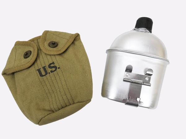 US ARMY WW2 water bottle with cup and water bottle cover
