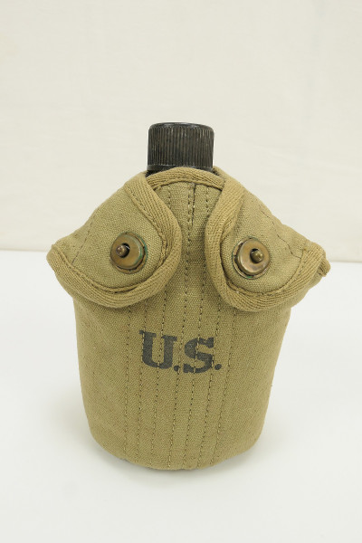#1 Original US Army WW2 canteen and mug with repro cover