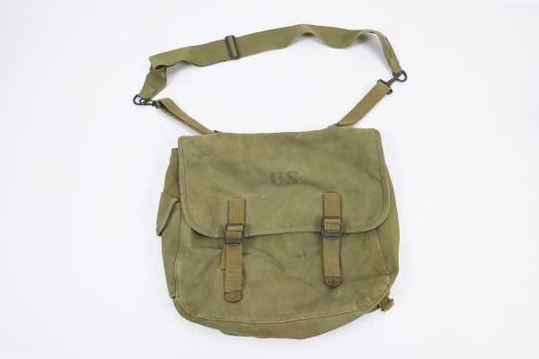 Original US Army M-1936 Musette Bag khaki combat bag 1940 with carrying strap 1942