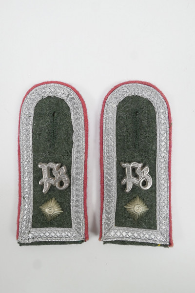 Oberfeldwebel M40 epaulettes " Panzerzug " with metal overlays for field blouse