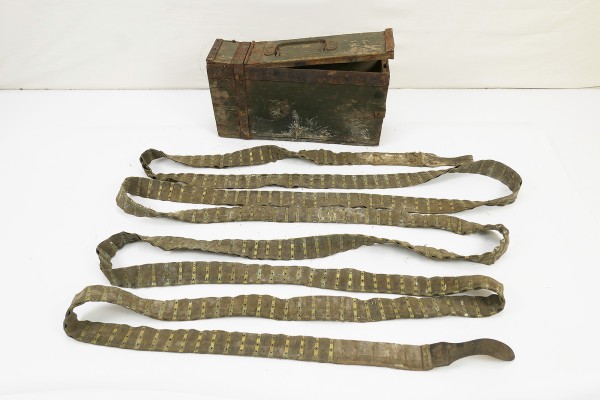 Blackless ammunition wooden box with ammunition belt fabric belt Reichswehr 1920-1930s