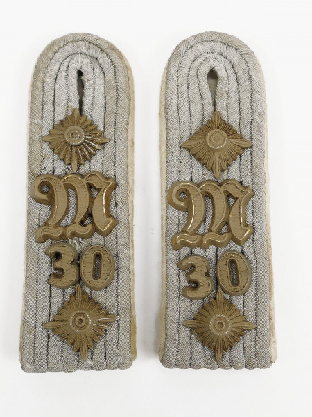 Original Wehrmacht shoulder boards Hauptmann MG Abteilung 30 epaulettes for looping