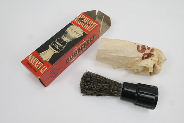 US ARMY WW2 Rubberset Shaving Brush PX-Store Toiletry Kit personal equipment shaving brush