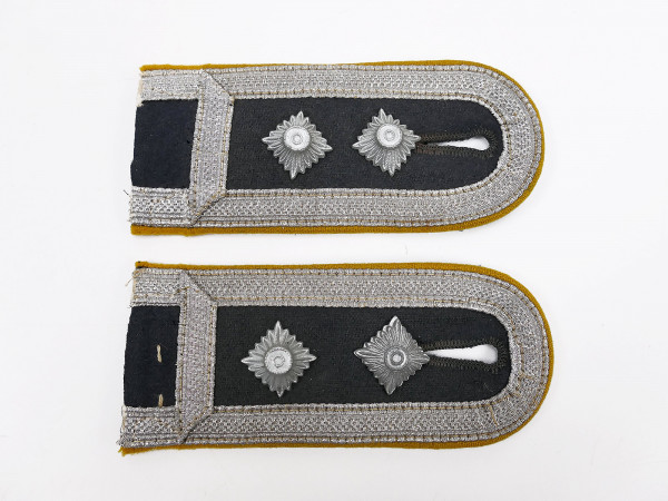 Pair of epaulettes Luftwaffe Oberfeldwebel Flieger Fallschirmjäger four pocket skirt