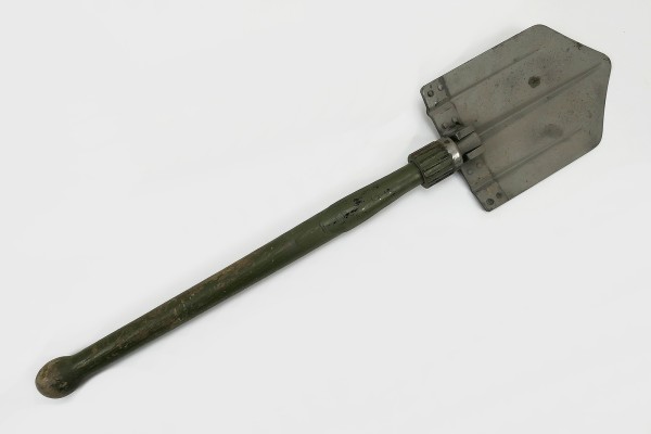 WW2 original Wehrmacht infantry folding spade with manufacturer 1941