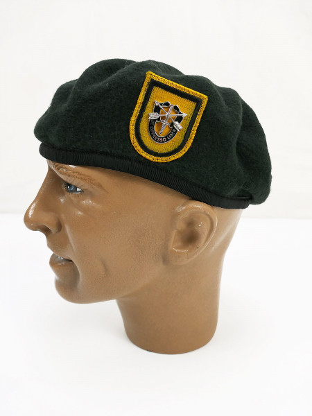 Original US Army Green Beret 1st Special Forces Group (ABN) beret with badge