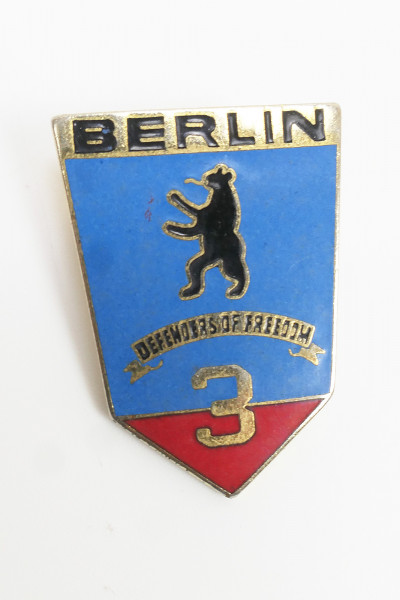 #1 Crest USA 3rd Infantry Battalion 1963-84 Berlin Badge on pin