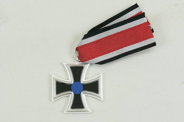 Wehrmacht Iron Cross 1939 2nd Class on ribbon EK2