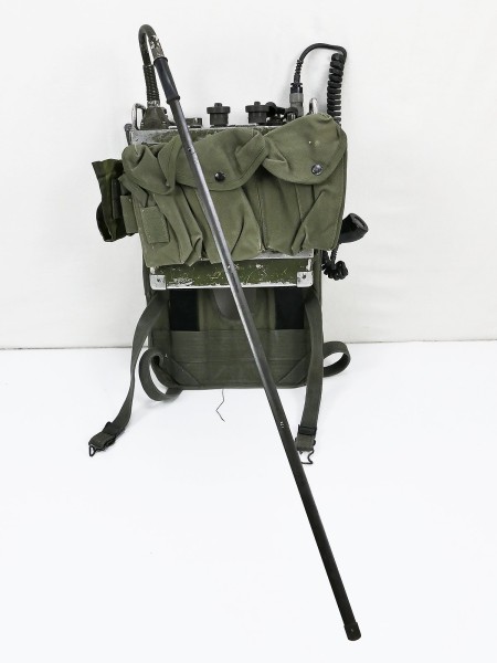 US ARMY Radio RT-505 / PRC-25 Tadiran Radio Receiver with Antenna Handset Accessory Bag