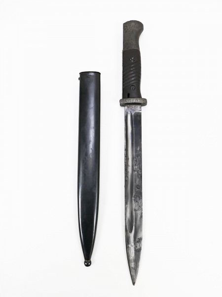 Wehrmacht original bayonet M84/98 K98 / side rifle Berg & Co 1939 with repro scabbard