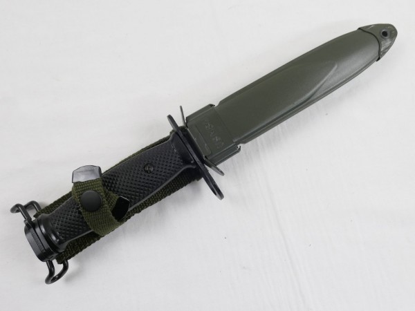 US BAJONETT M7 with scabbard M8A1 for M16 assault rifle combat knife
