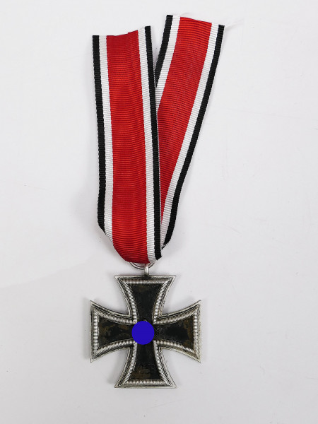 Wehrmacht E2 Iron Cross 1939 2nd class on ribbon