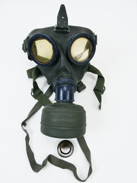 #80 Wehrmacht gas mask protective mask Gr.2 btc 1944 rubber + filter FE41