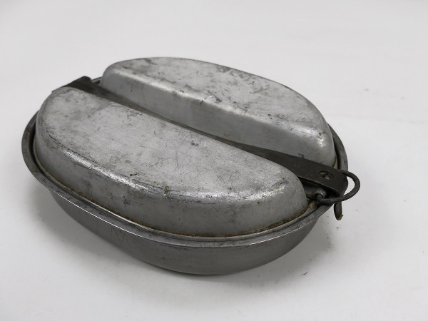 Original US Army WW2 dinnerware cookware Canteen E.A.Co. 1944