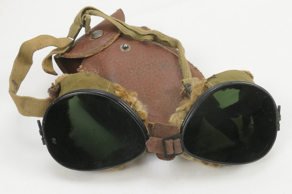 #20 US ARMY WW2 Ski + Mountain Trooper Goggles - Mountain trooper goggles in case