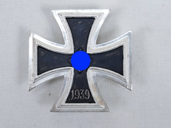 Wehrmacht Iron Cross 1939 EK1 on pin manufacturer "2"