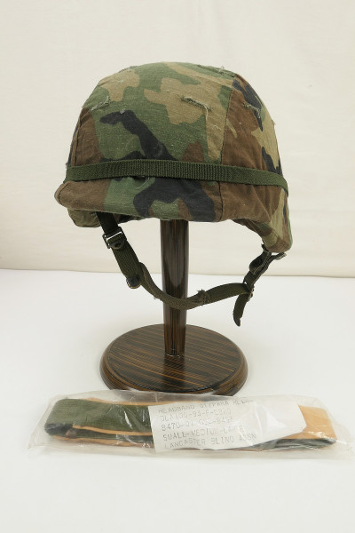 #F Nato PASG Paratrooper combat helmet Combat helmet size L with US Woodland helmet cover