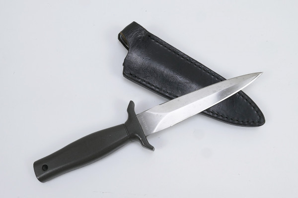 Civilian knife with leather sheath and belt clip