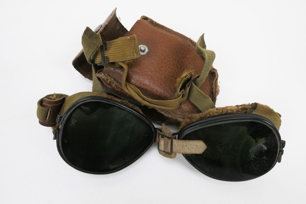 #17 US ARMY WW2 Ski + Mountain Trooper Goggles - Mountain trooper goggles in case