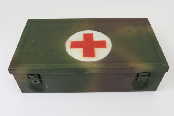 Wehrmacht original first aid box metal Red Cross box first aid box with contents bandages #5