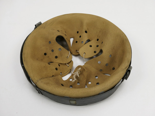 #177/ Wehrmacht steel helmet lining ANTIK interior M35 M40 M42 (60/68)