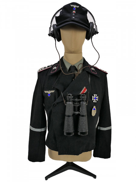 Wehrmacht Uniform Ensemble OFw Panzertruppe Panzerjacke + Panzermütze + Diensthemd