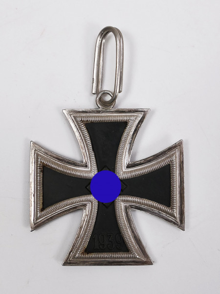 Wehrmacht Knight's Cross of the Iron Cross L/12 C.E. Juncker 800 silver museum piece