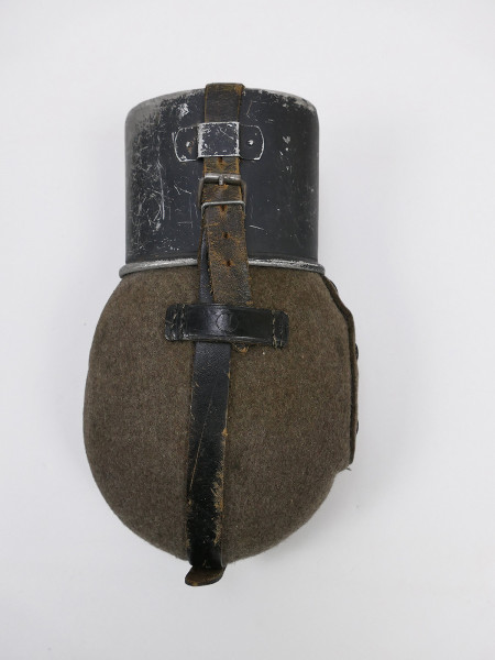 Type Wehrmacht canteen Water bottle with cup